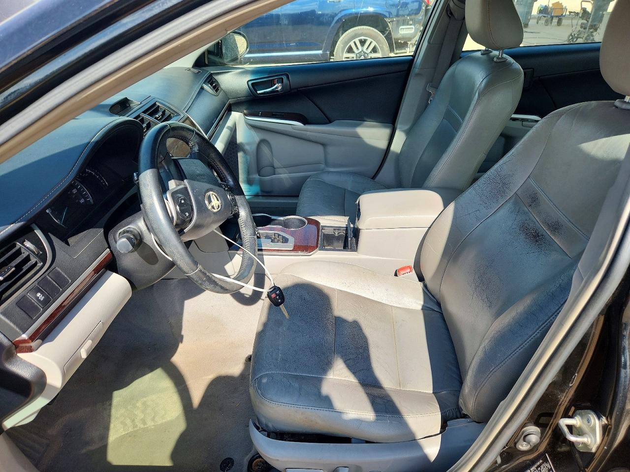 2013 TOYOTA CAMRY photo 13