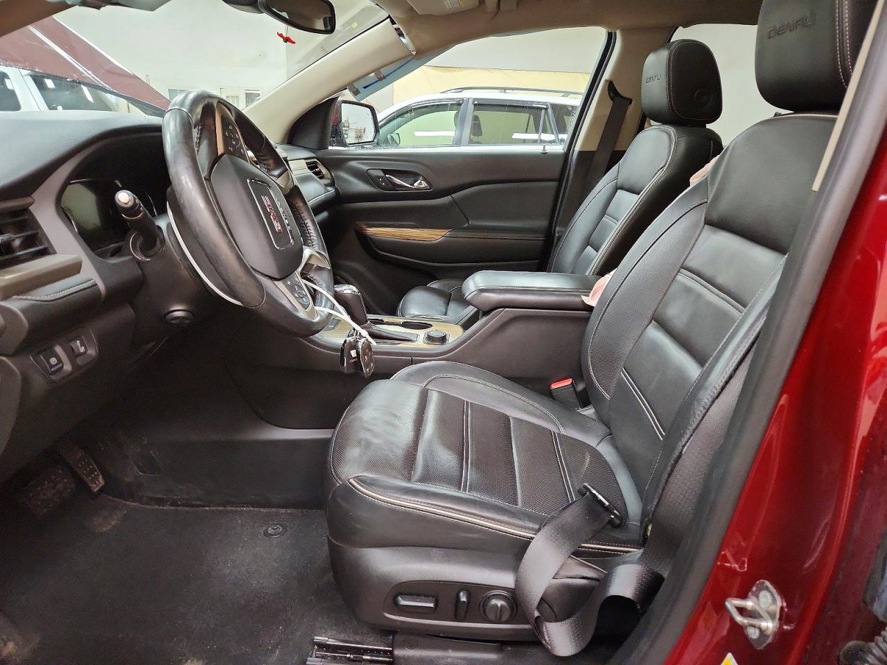 2017 GMC ACADIA DENALI photo 13