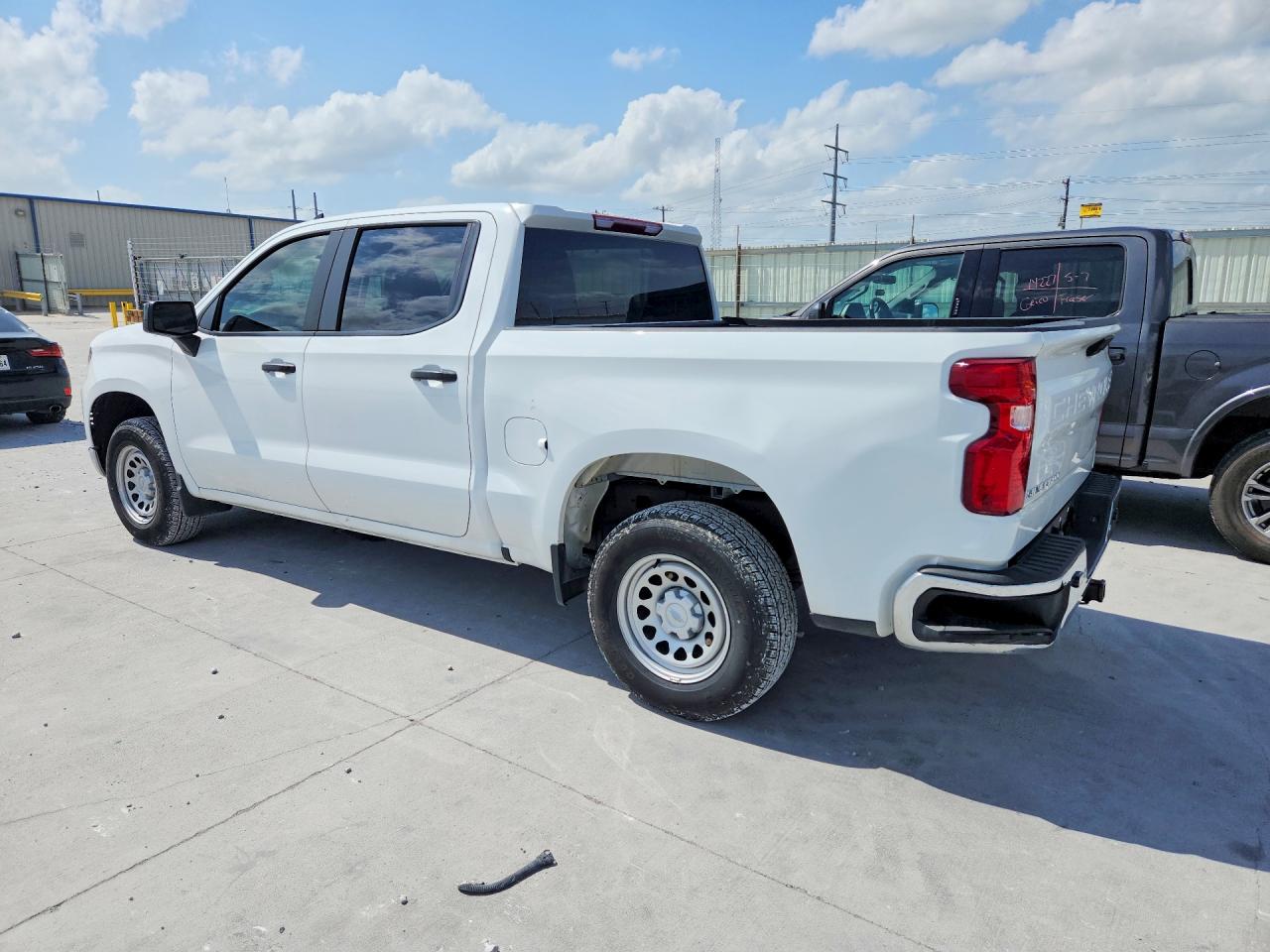 2024 CHEVROLET SILVERADO C1500 photo 3