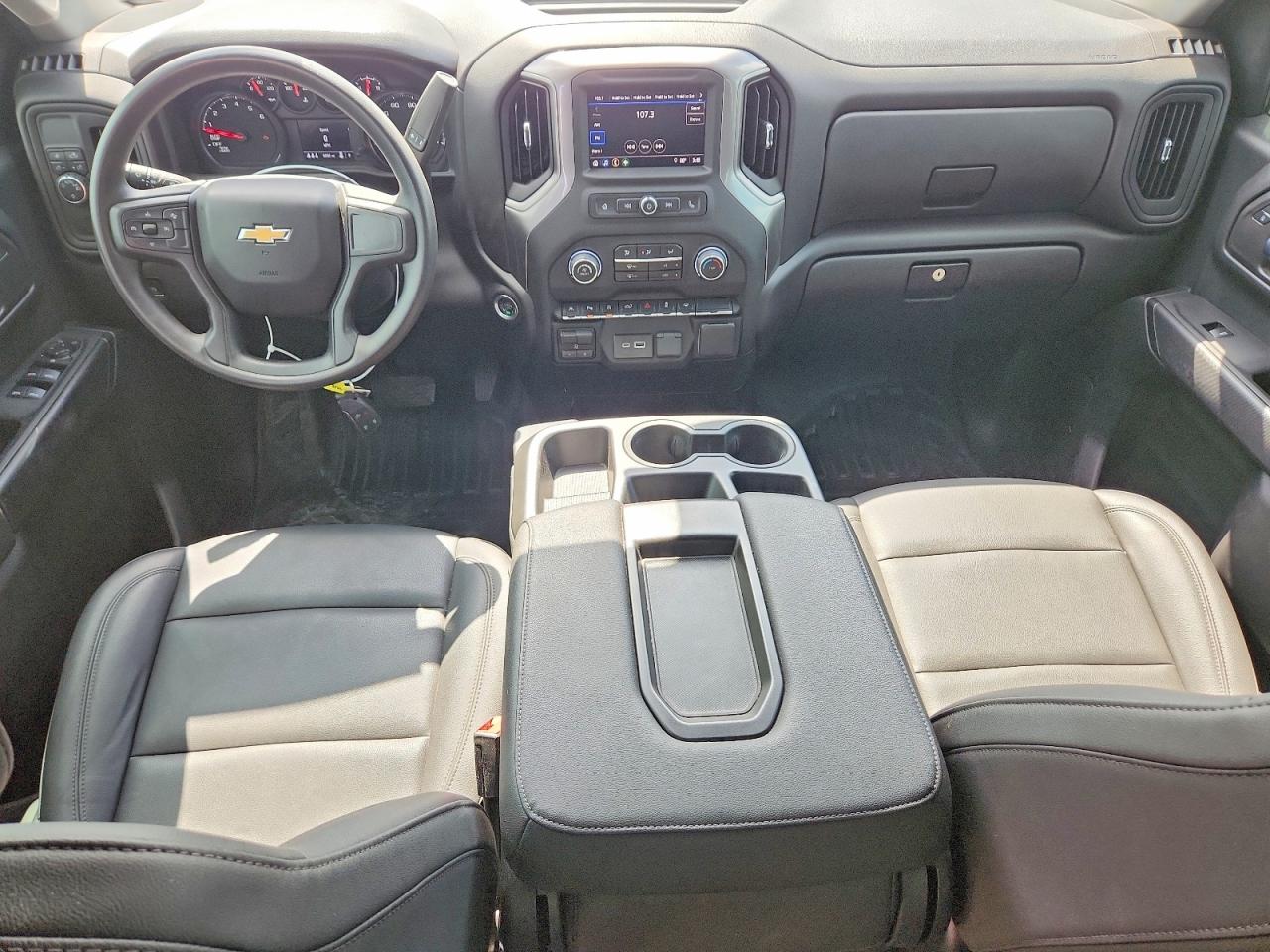 2024 CHEVROLET SILVERADO C1500 photo 15