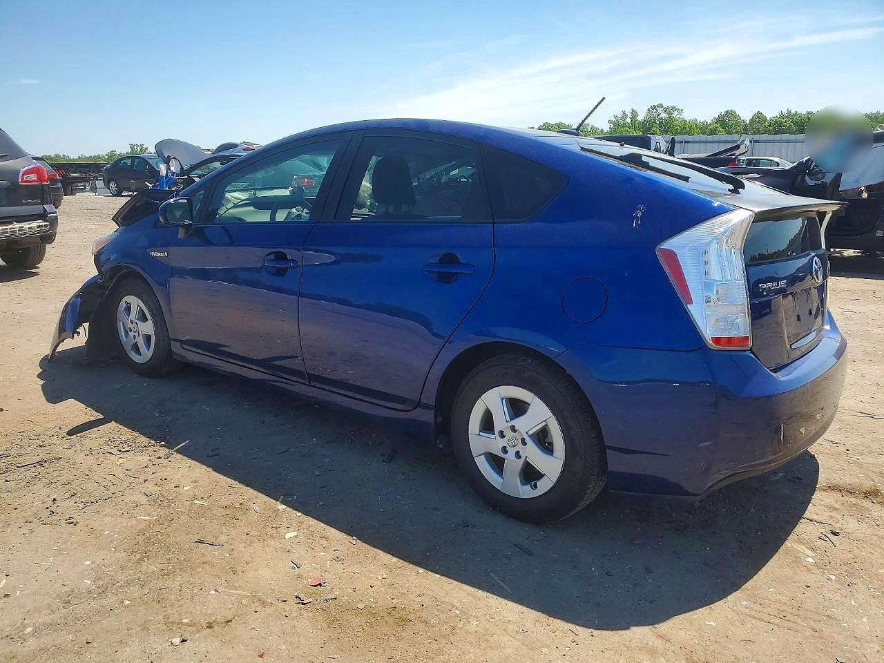 2011 TOYOTA PRIUS THREE photo 4