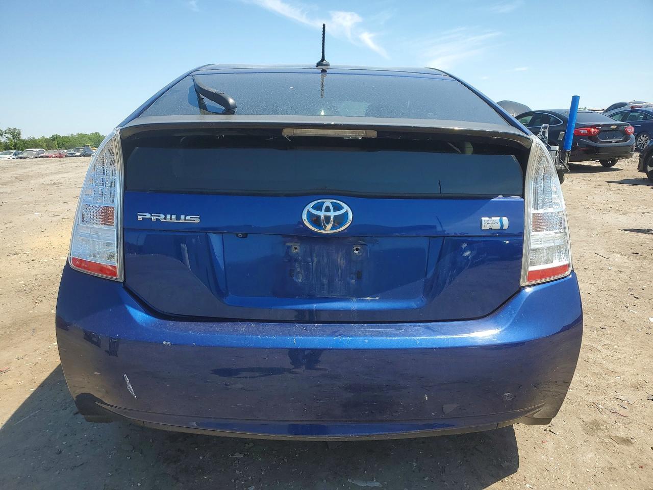 2011 TOYOTA PRIUS THREE photo 16