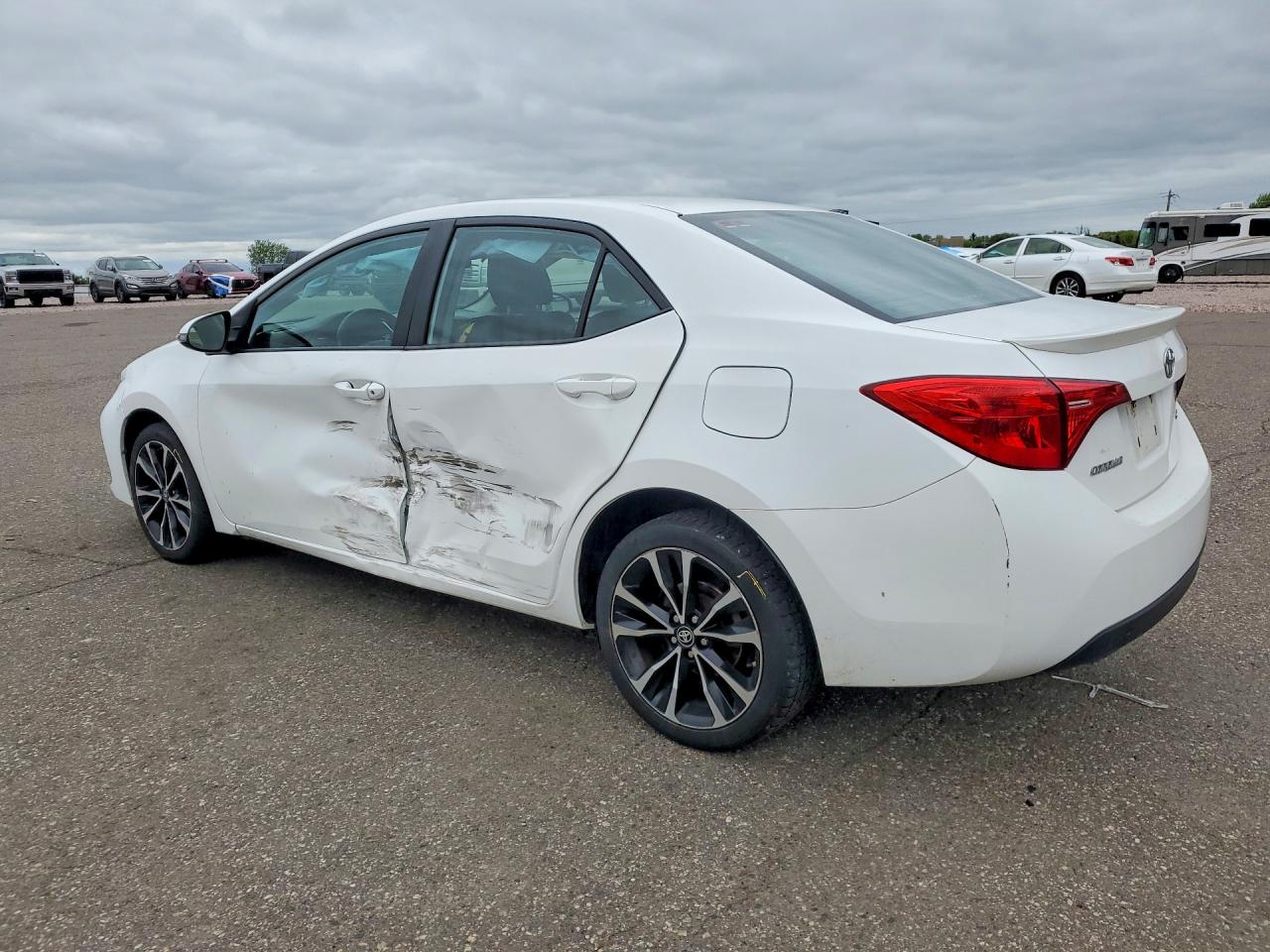 2017 TOYOTA COROLLA SE photo 4