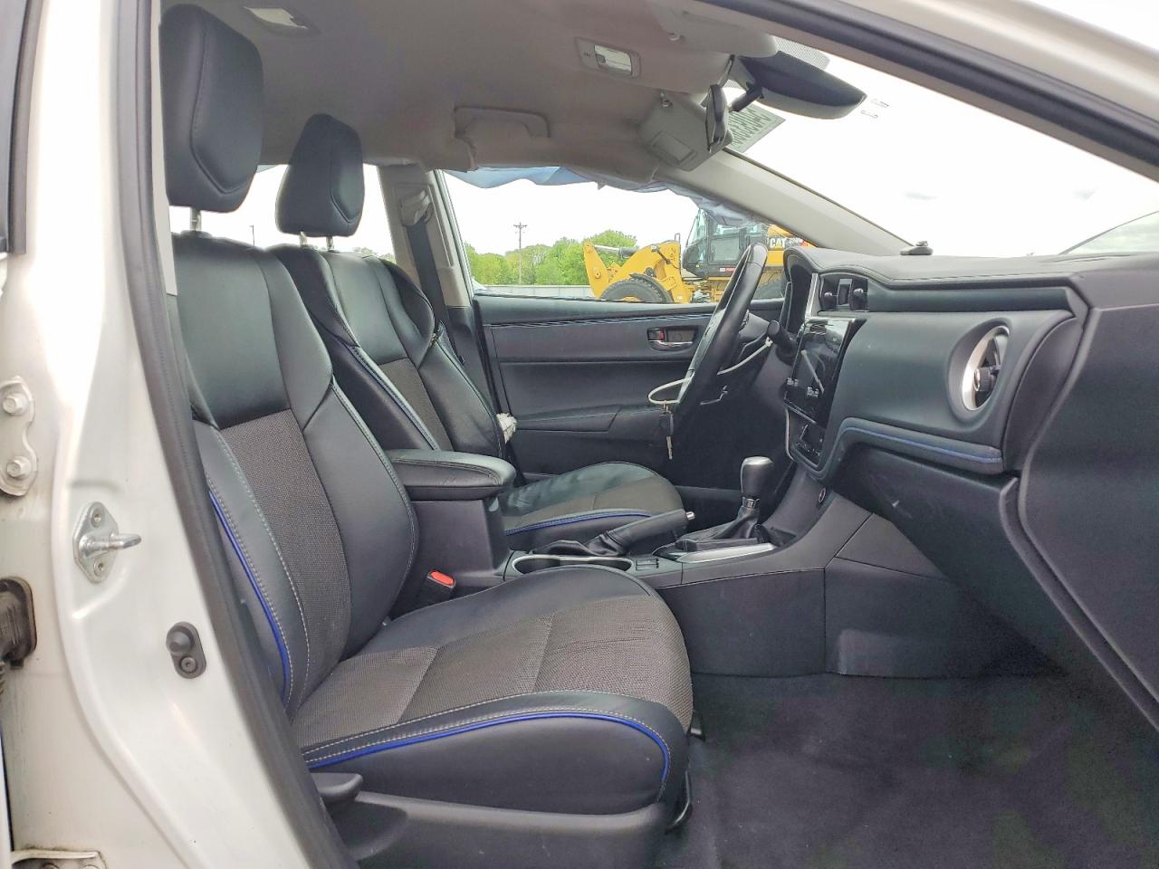 2017 TOYOTA COROLLA SE photo 19