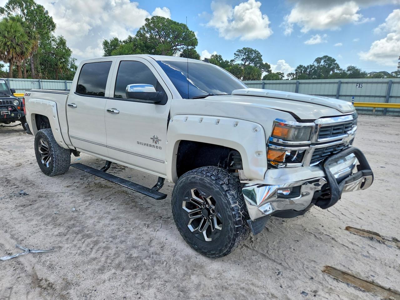 2014 CHEVROLET SILVERADO K1500 LTZ photo 4