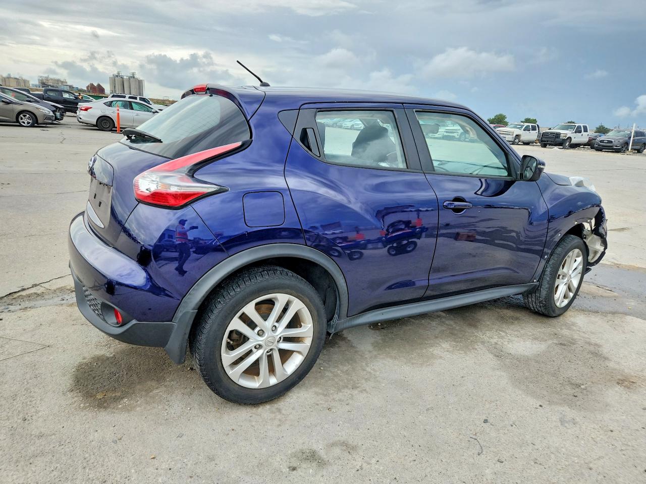 2015 NISSAN JUKE S photo 5