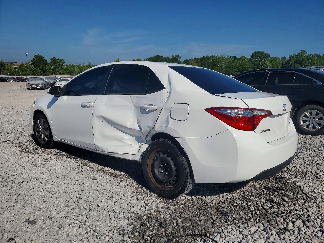 2016 TOYOTA COROLLA LE photo 3