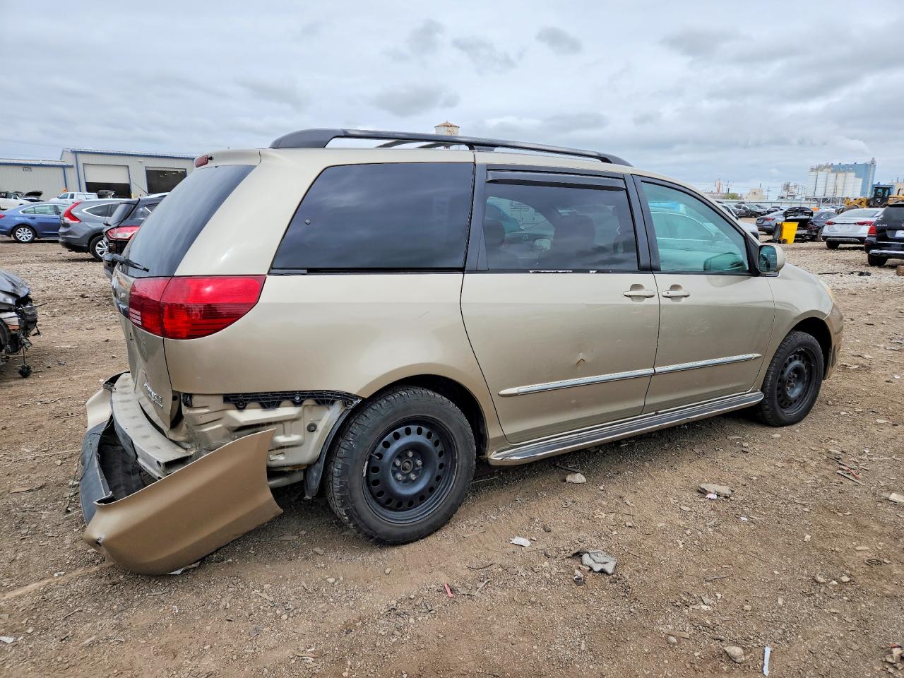 2004 TOYOTA SIENNA XLE LIMITED 7 PASSENGER photo 5