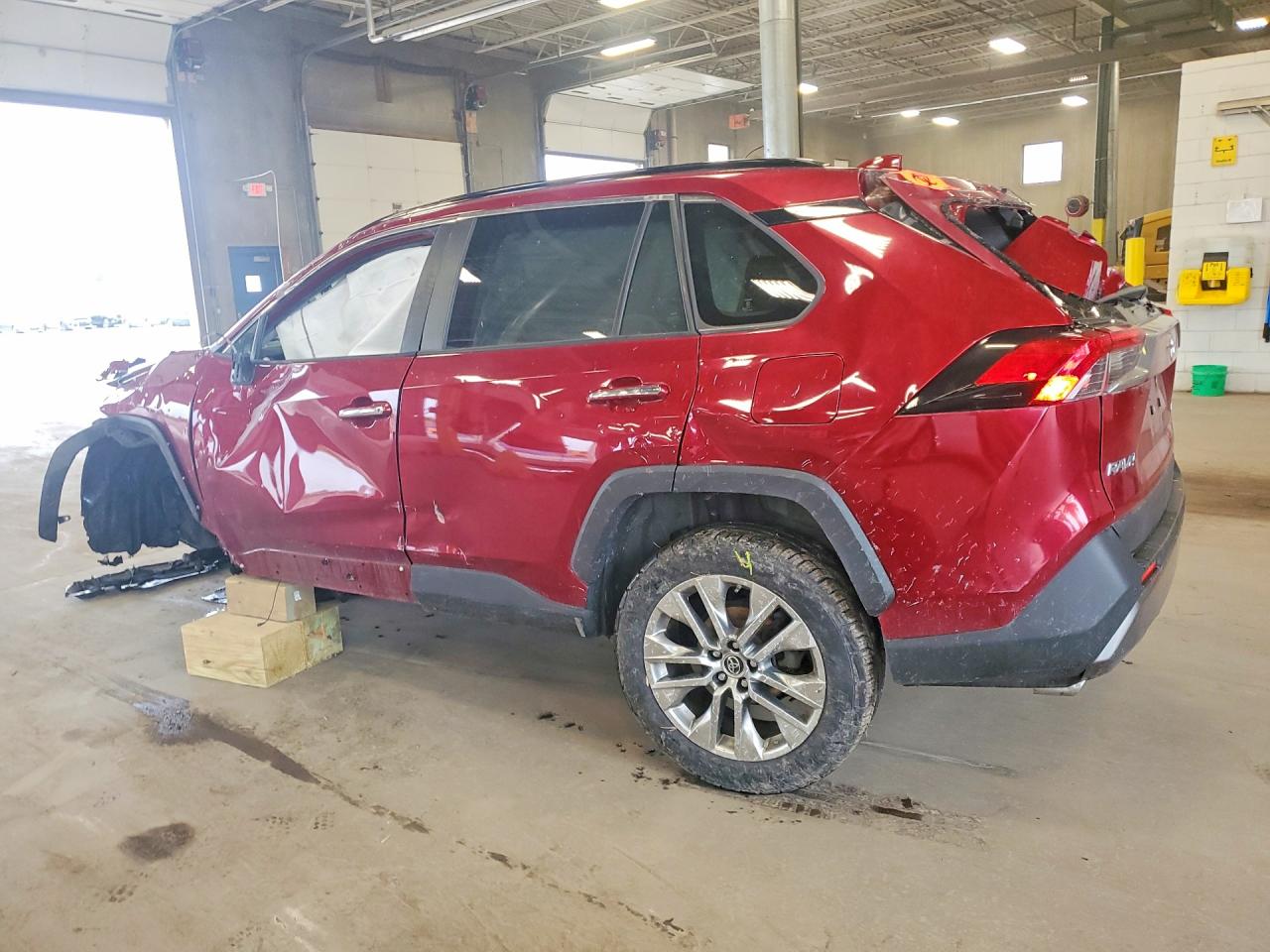 2019 TOYOTA RAV4 LIMITED photo 3