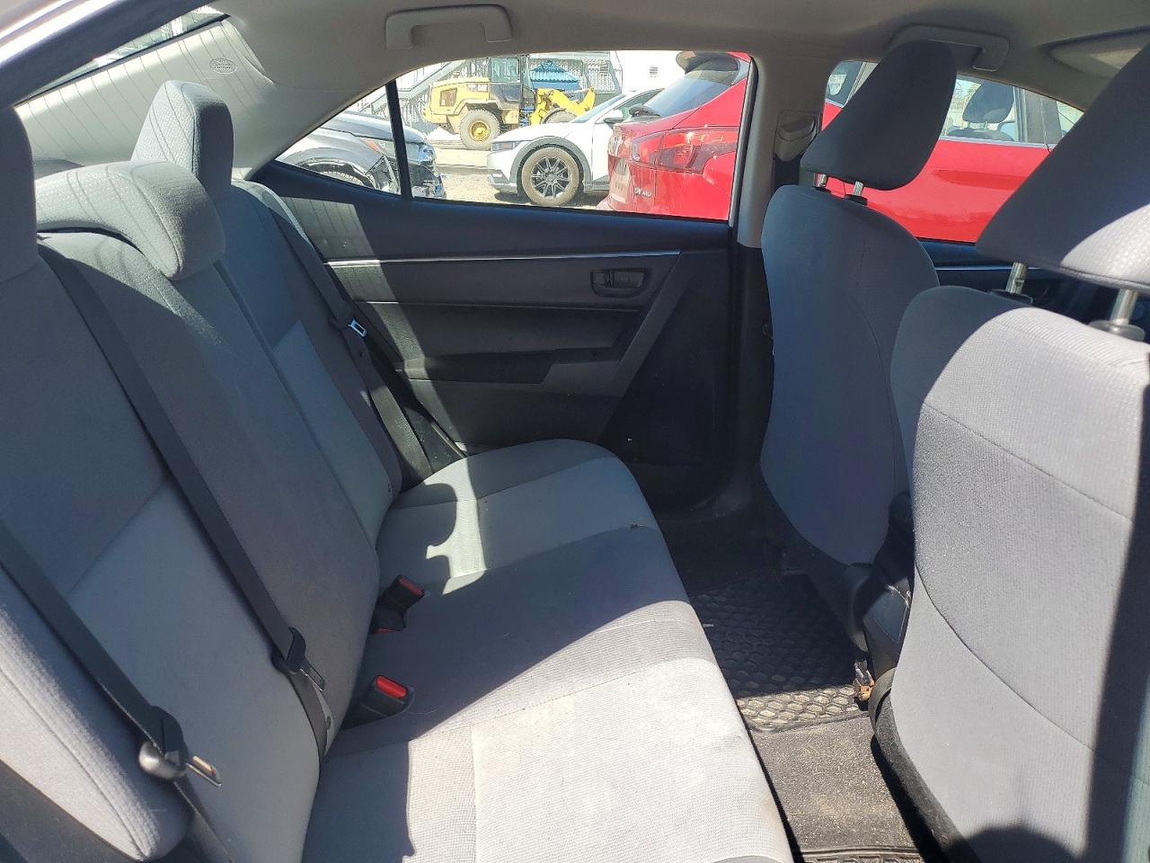 2015 TOYOTA COROLLA L photo 19