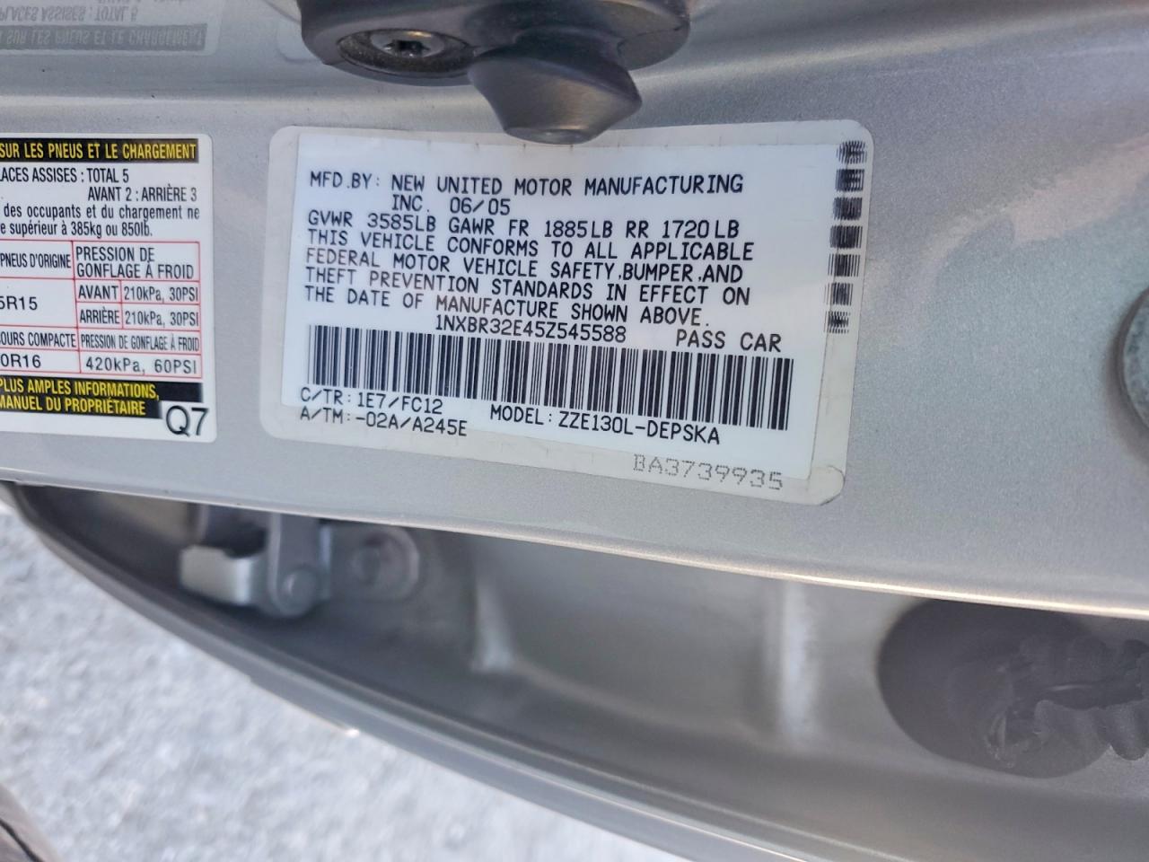 2005 TOYOTA COROLLA S photo 12