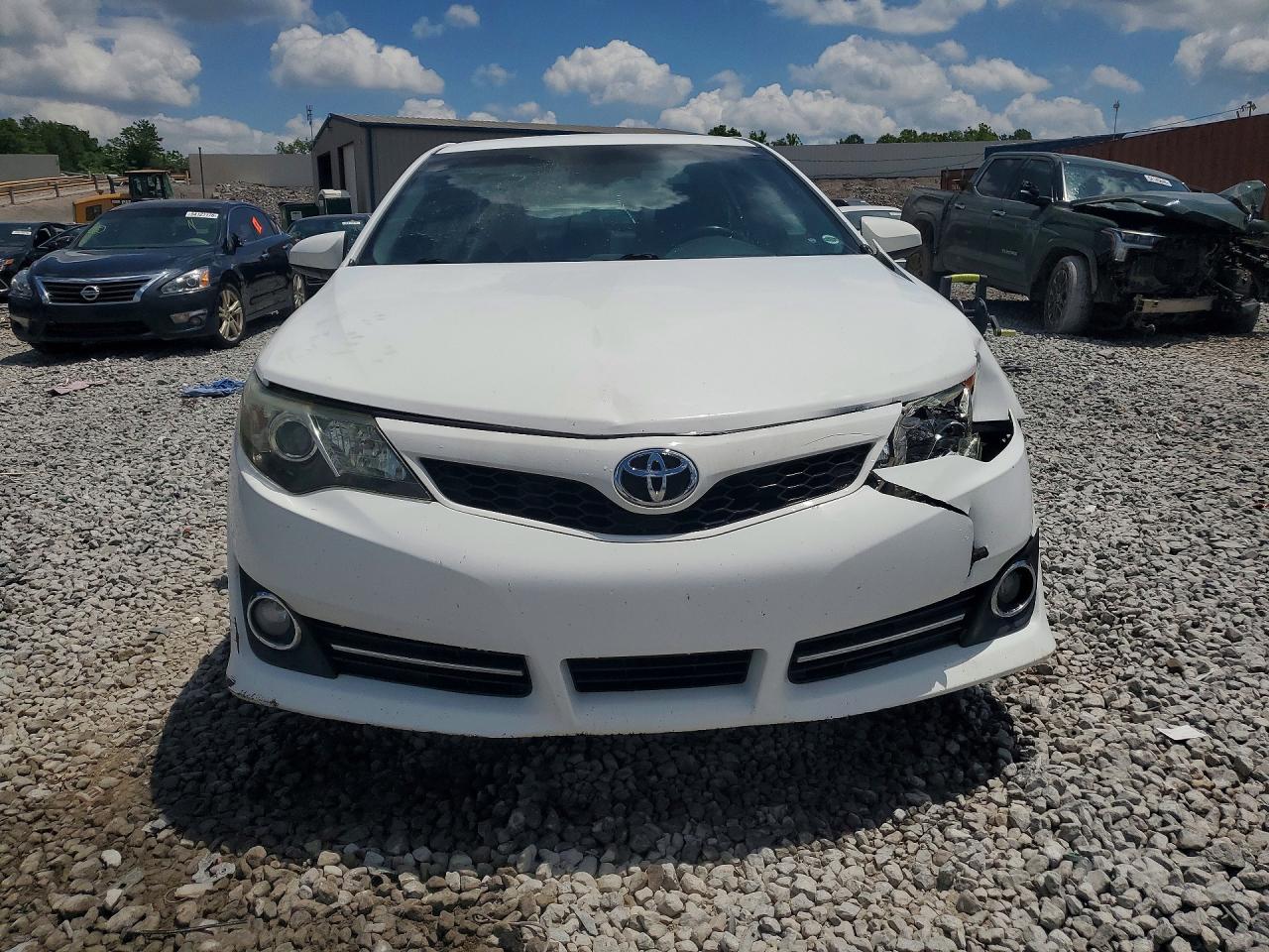 2012 TOYOTA CAMRY SE photo 9