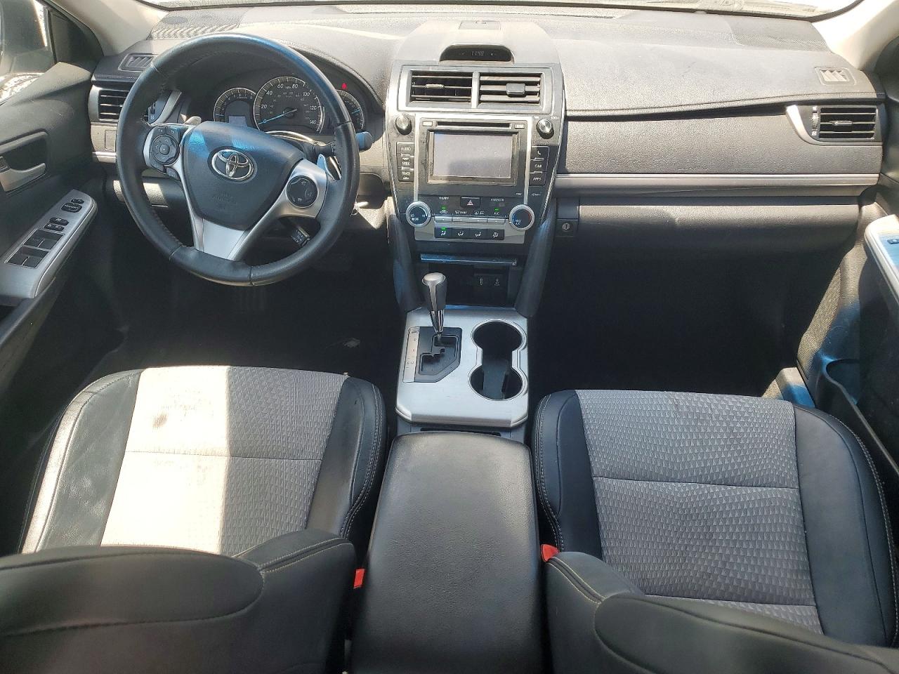 2012 TOYOTA CAMRY SE photo 15