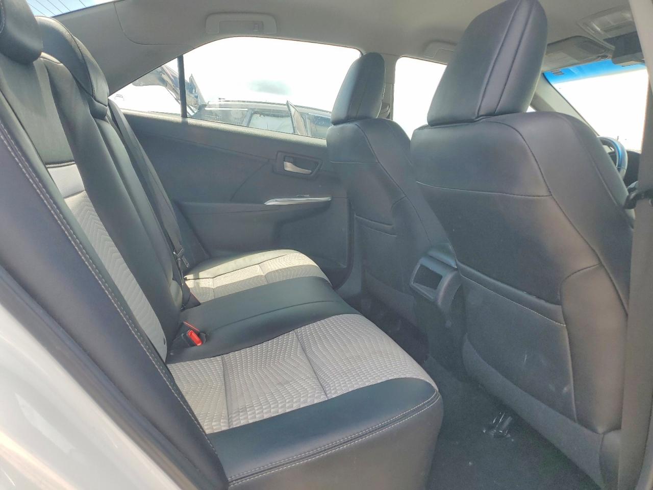 2012 TOYOTA CAMRY SE photo 19