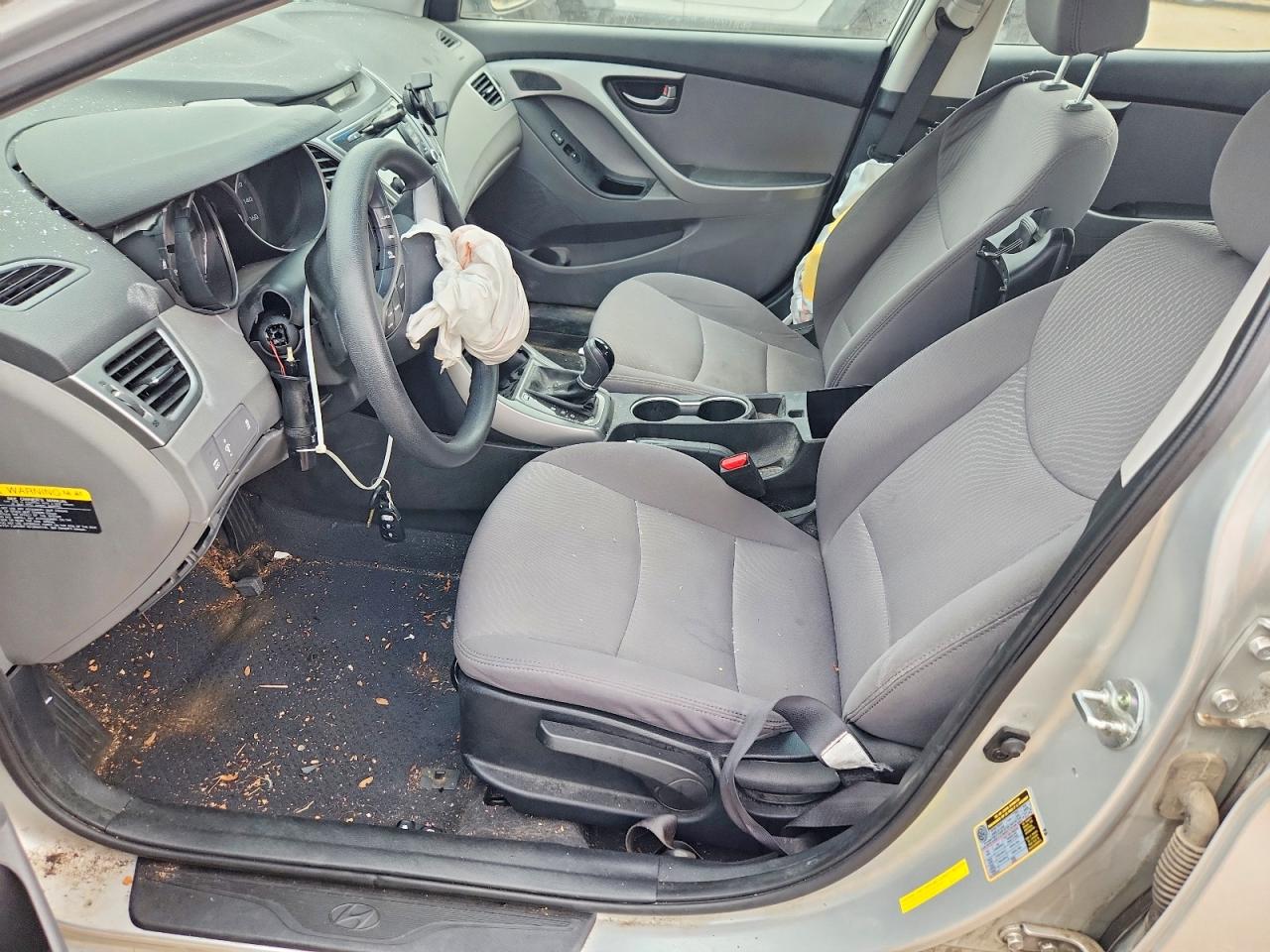 2015 HYUNDAI ELANTRA SE photo 19