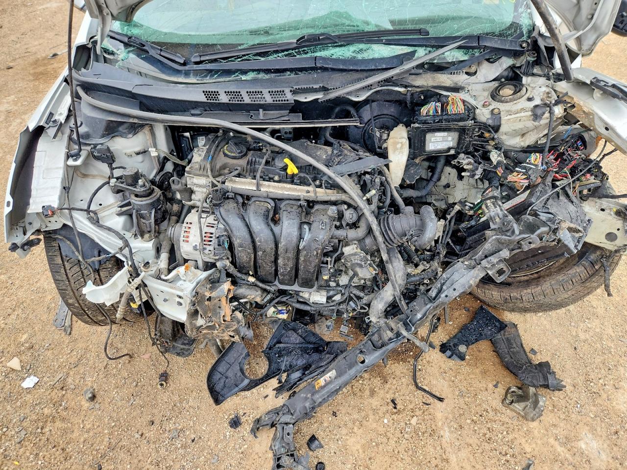 2015 HYUNDAI ELANTRA SE photo 31