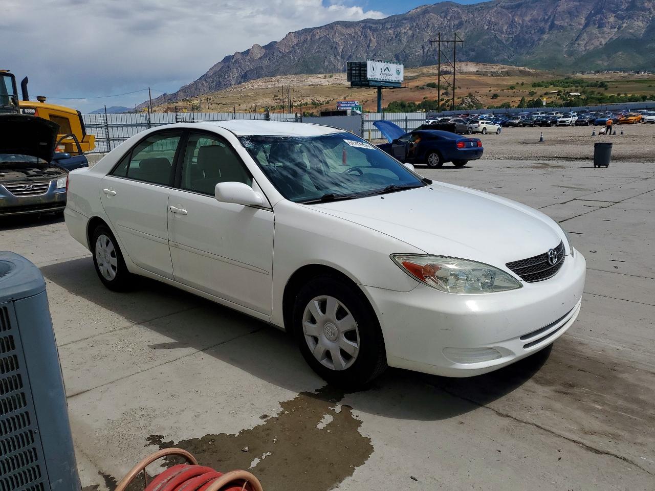 2004 TOYOTA CAMRY LE photo 7