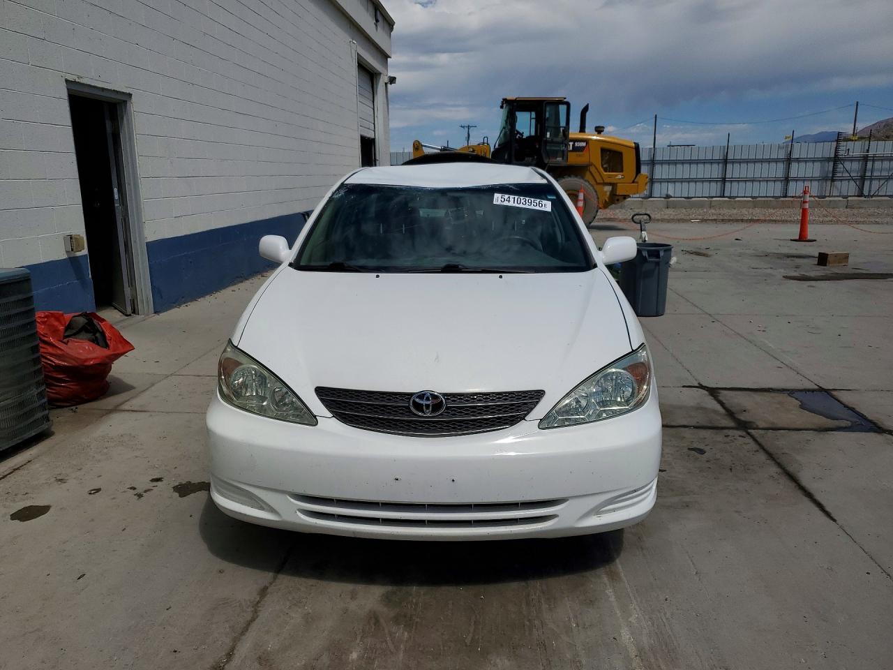 2004 TOYOTA CAMRY LE photo 9