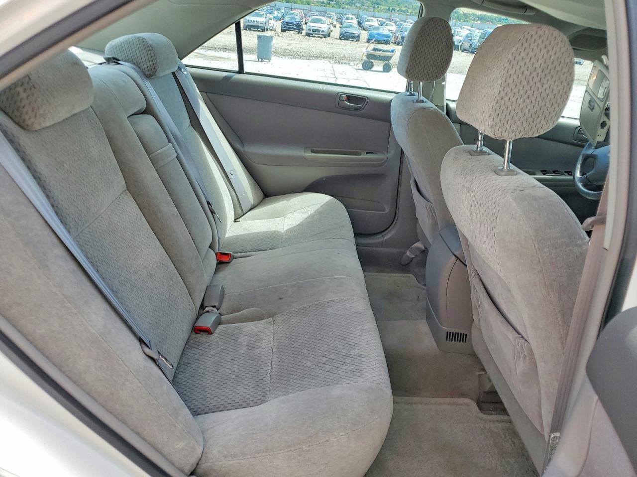 2004 TOYOTA CAMRY LE photo 19
