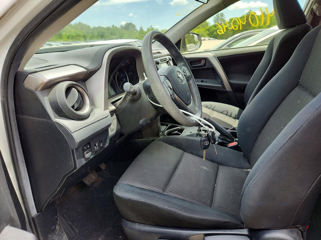 2017 TOYOTA RAV4 LE photo 13