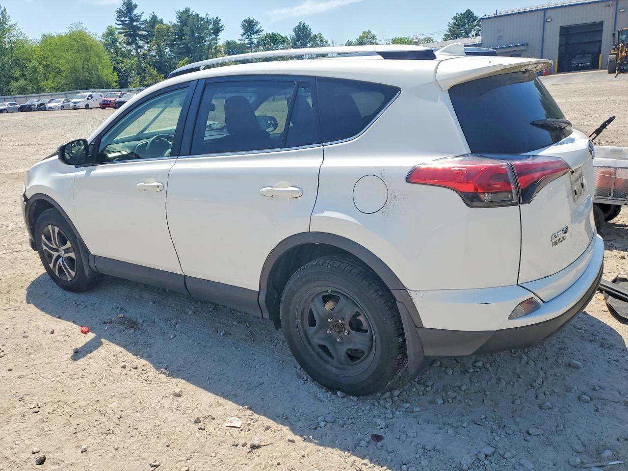2017 TOYOTA RAV4 LE photo 3