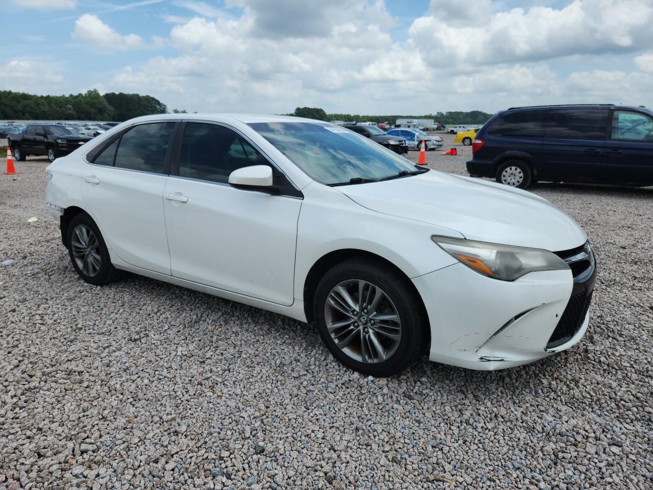 2017 TOYOTA CAMRY SE photo 10