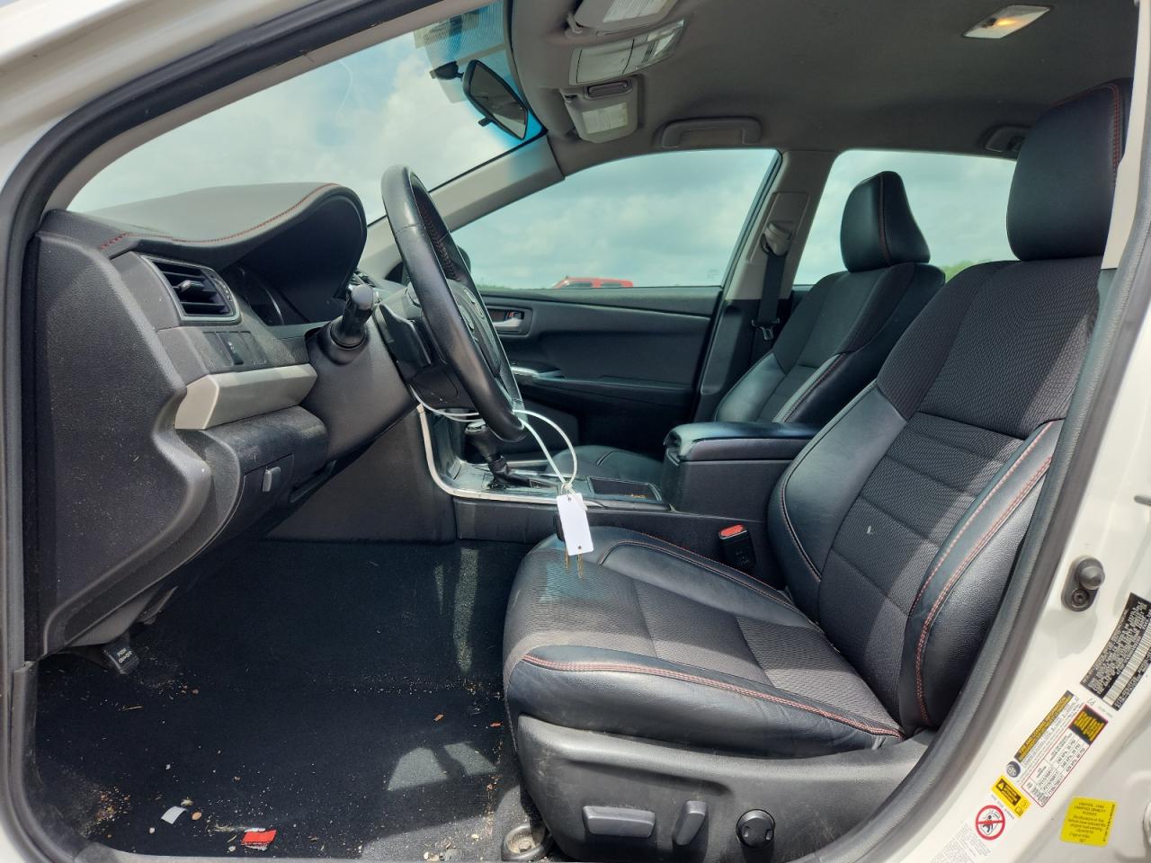 2017 TOYOTA CAMRY SE photo 19