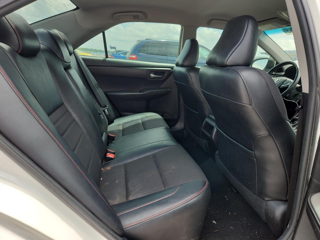 2017 TOYOTA CAMRY SE photo 28