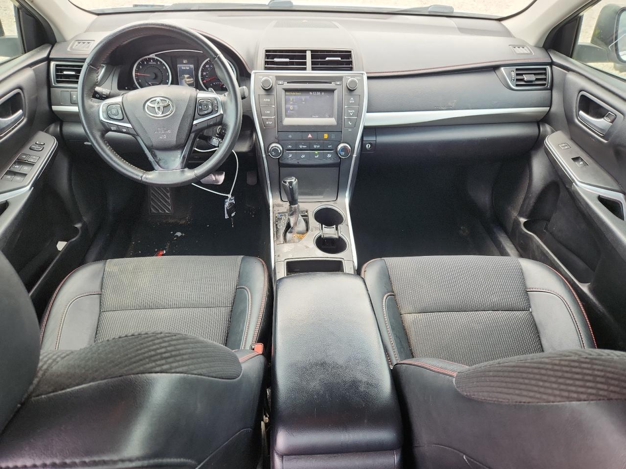 2017 TOYOTA CAMRY SE photo 22