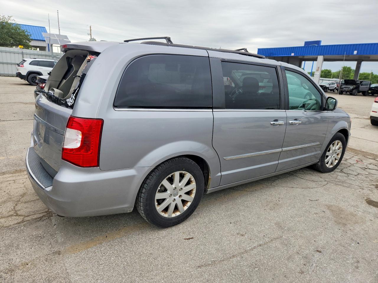 2015 CHRYSLER TOWN & COUNTRY TOURING photo 5