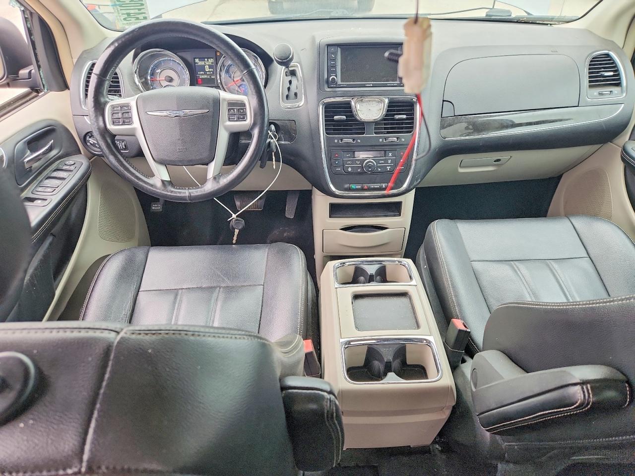 2015 CHRYSLER TOWN & COUNTRY TOURING photo 15