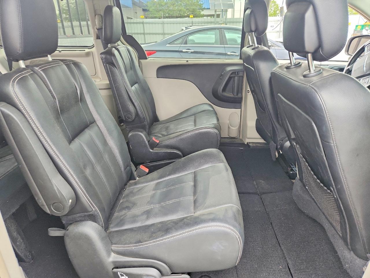 2015 CHRYSLER TOWN & COUNTRY TOURING photo 21