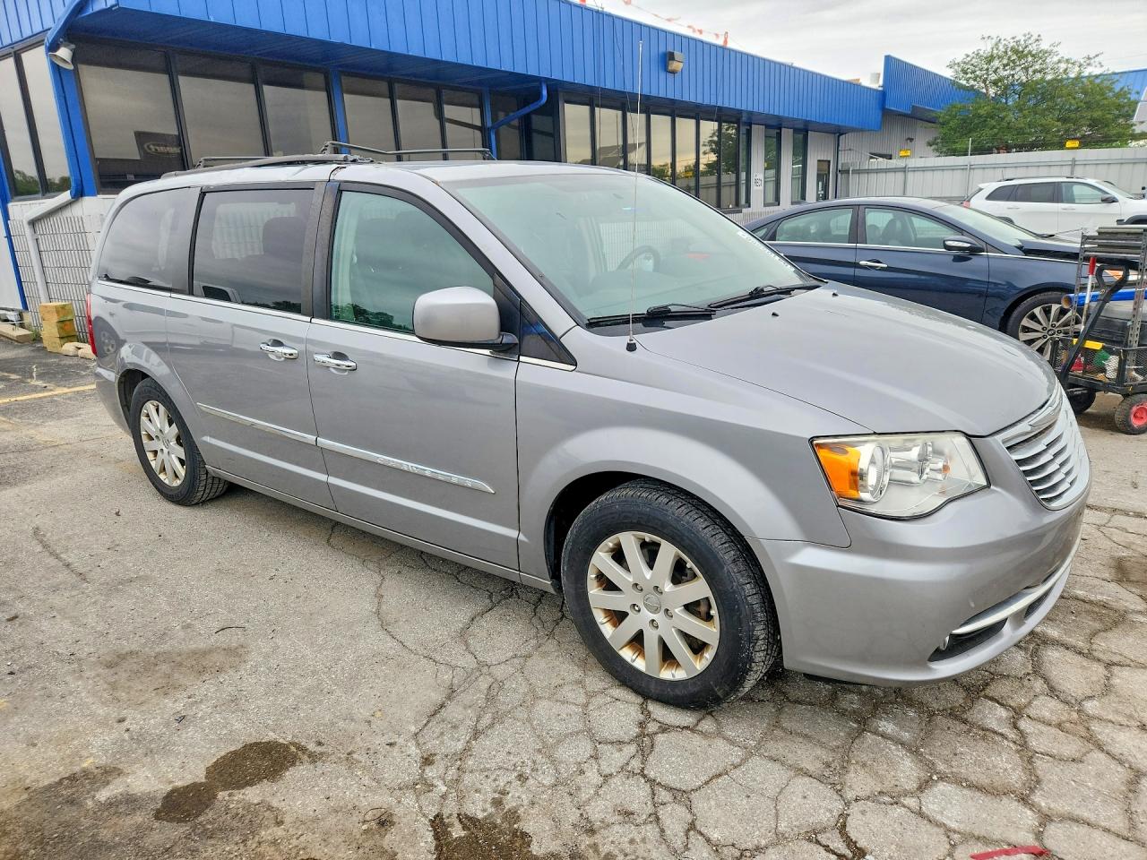 2015 CHRYSLER TOWN & COUNTRY TOURING photo 7