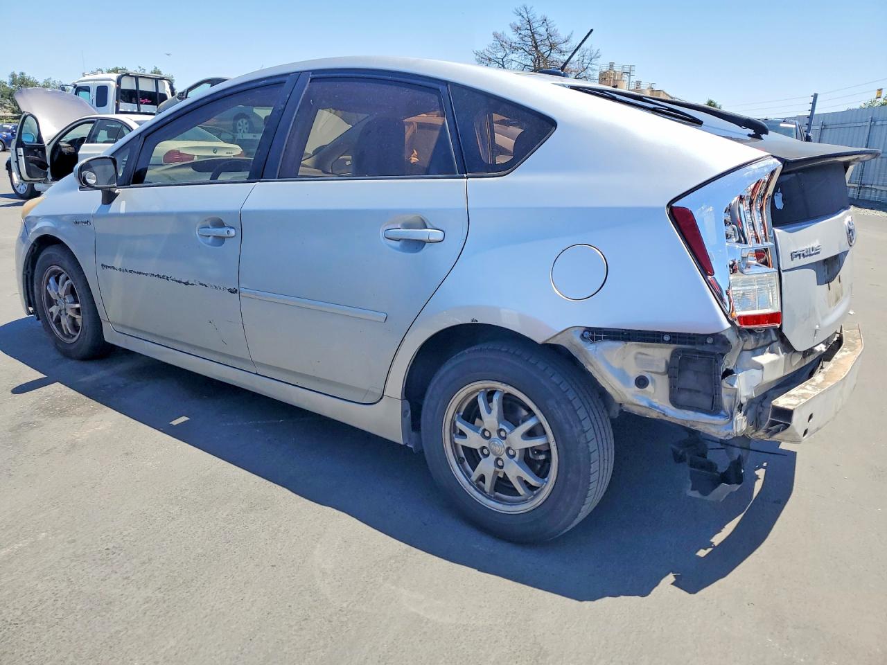 2010 TOYOTA PRIUS II photo 3