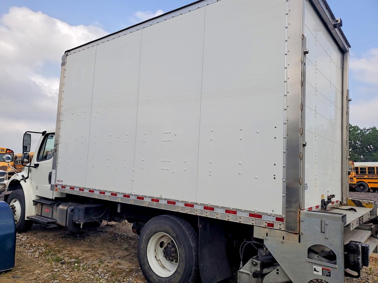 2019 FREIGHTLINER BUSINESS CLASS M2 BOX TRUCK photo 4