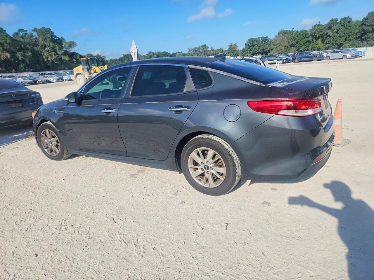 2016 KIA OPTIMA LX photo 4