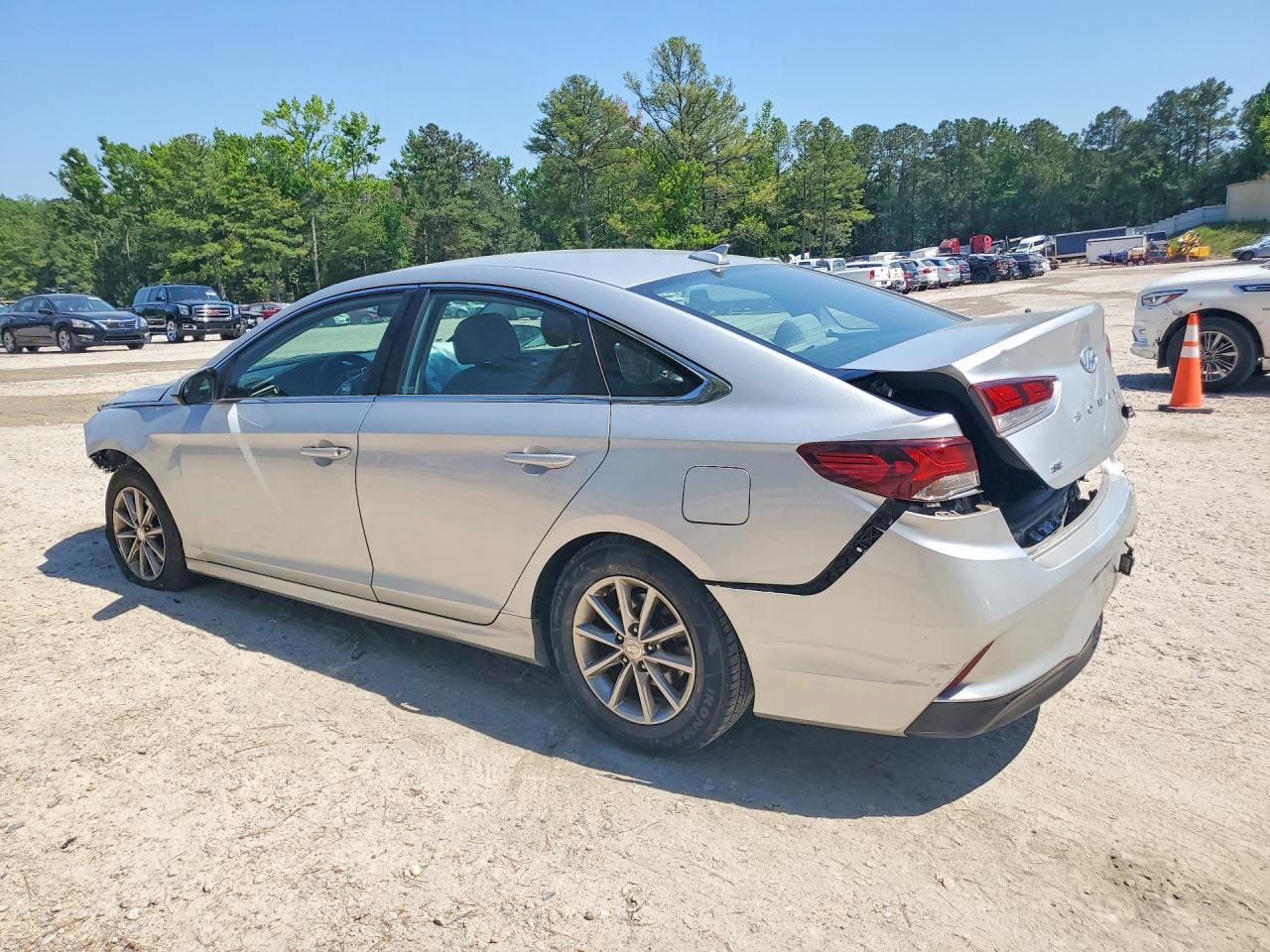 2018 HYUNDAI SONATA SE photo 2