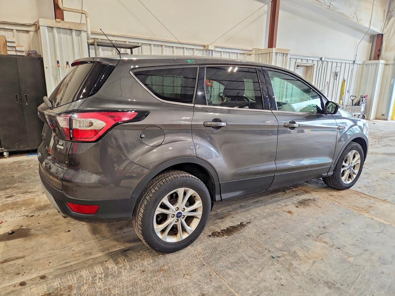 2017 FORD ESCAPE SE photo 7