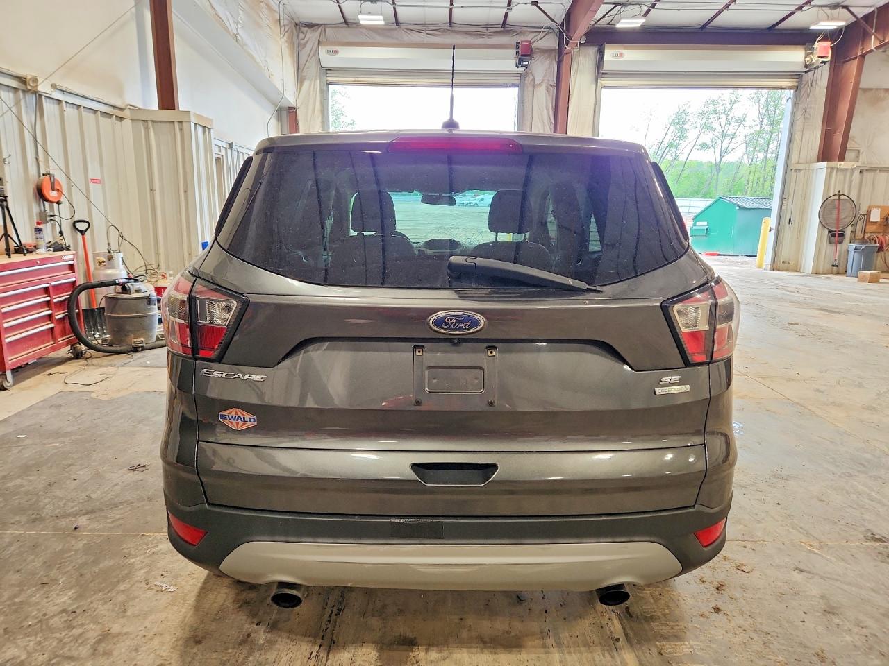 2017 FORD ESCAPE SE photo 16