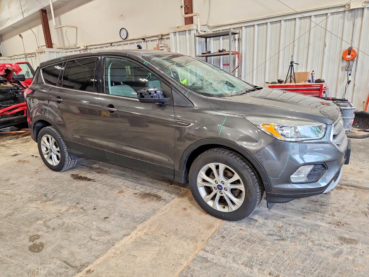 2017 FORD ESCAPE SE photo 10
