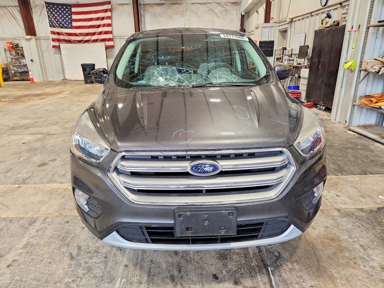 2017 FORD ESCAPE SE photo 13