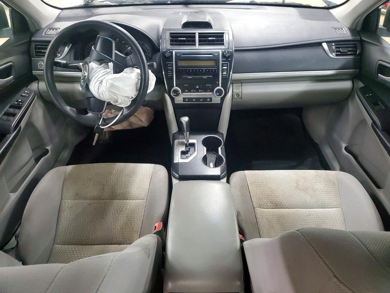 2012 TOYOTA CAMRY L photo 15
