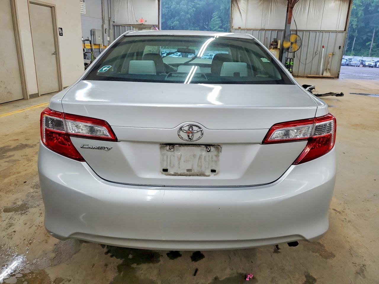 2012 TOYOTA CAMRY L photo 11