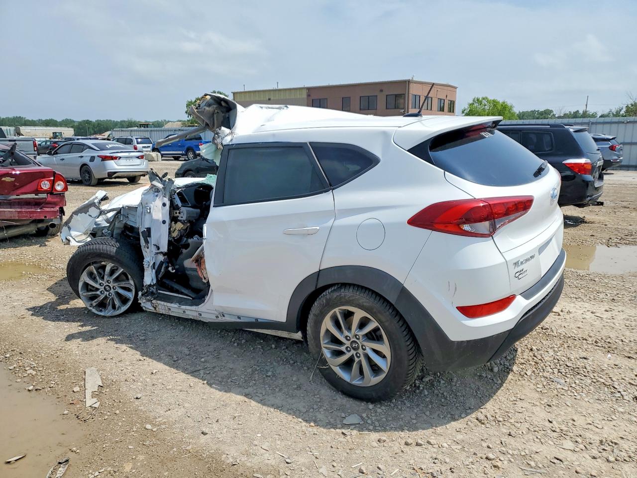 2016 HYUNDAI TUCSON SE photo 4