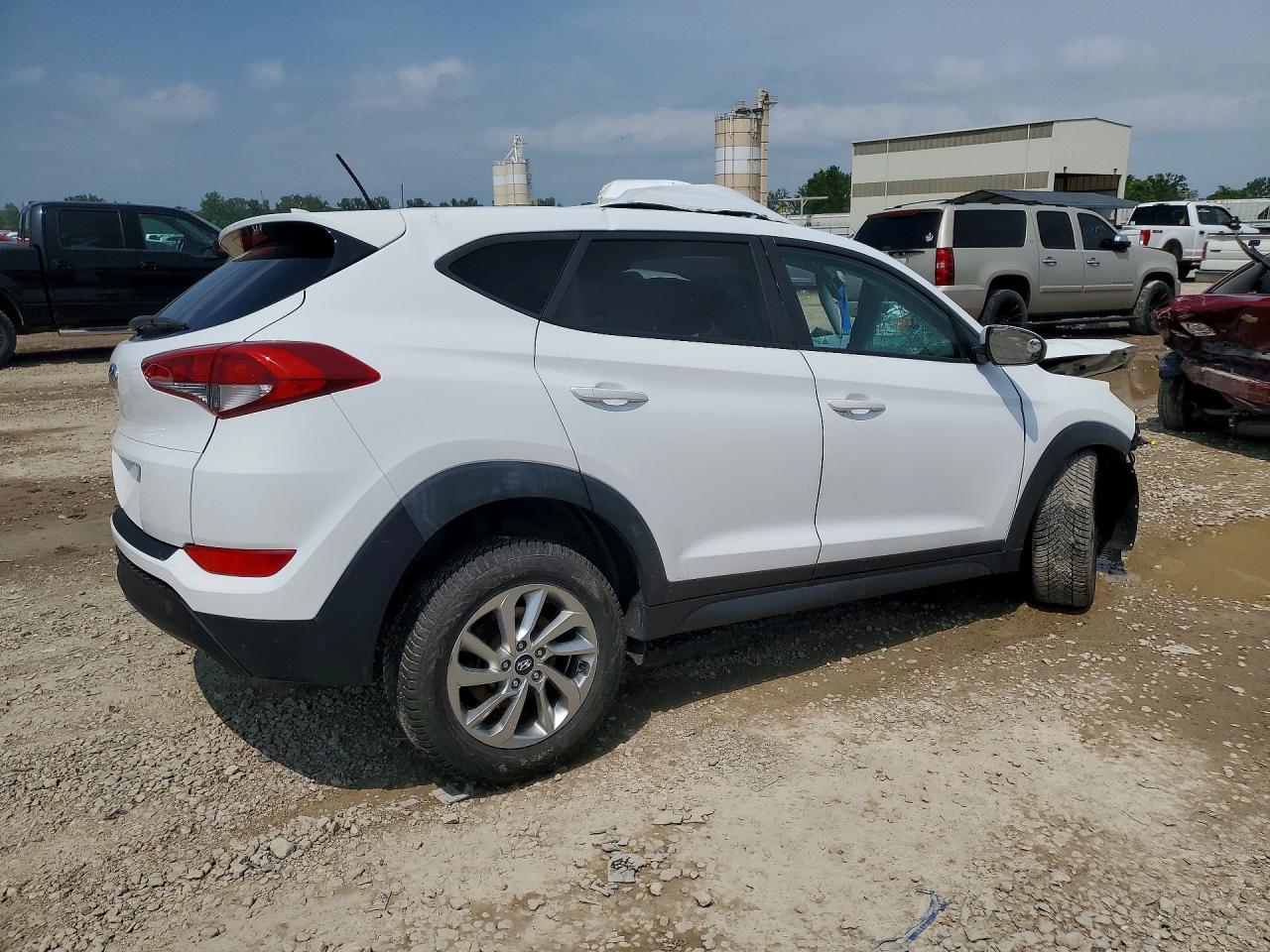 2016 HYUNDAI TUCSON SE photo 7