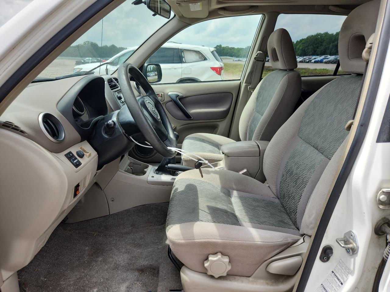 2001 TOYOTA RAV4 BASE photo 19
