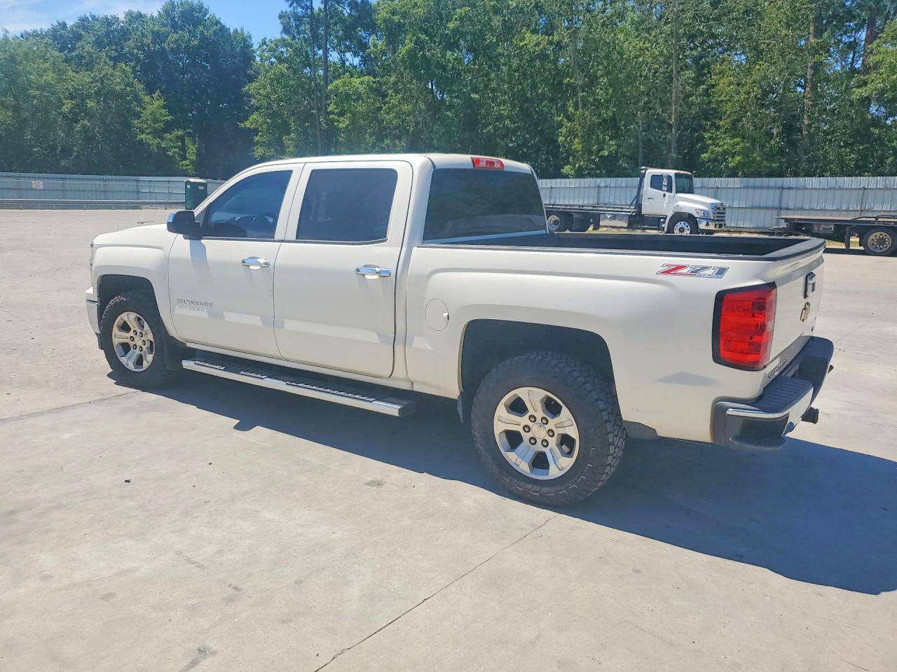 2014 CHEVROLET SILVERADO K1500 LT photo 3