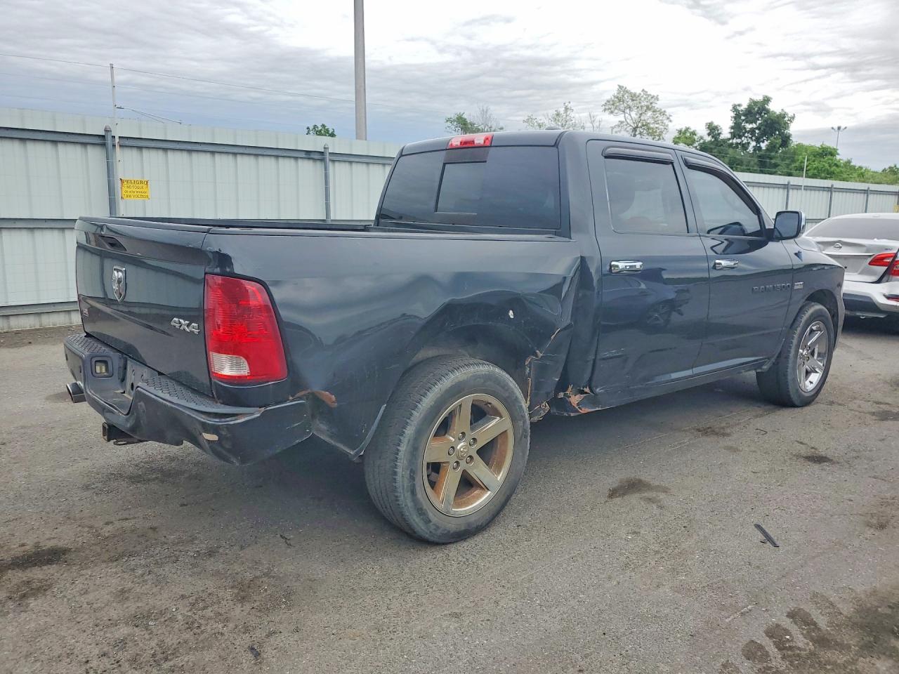 2011 DODGE RAM 1500 photo 5