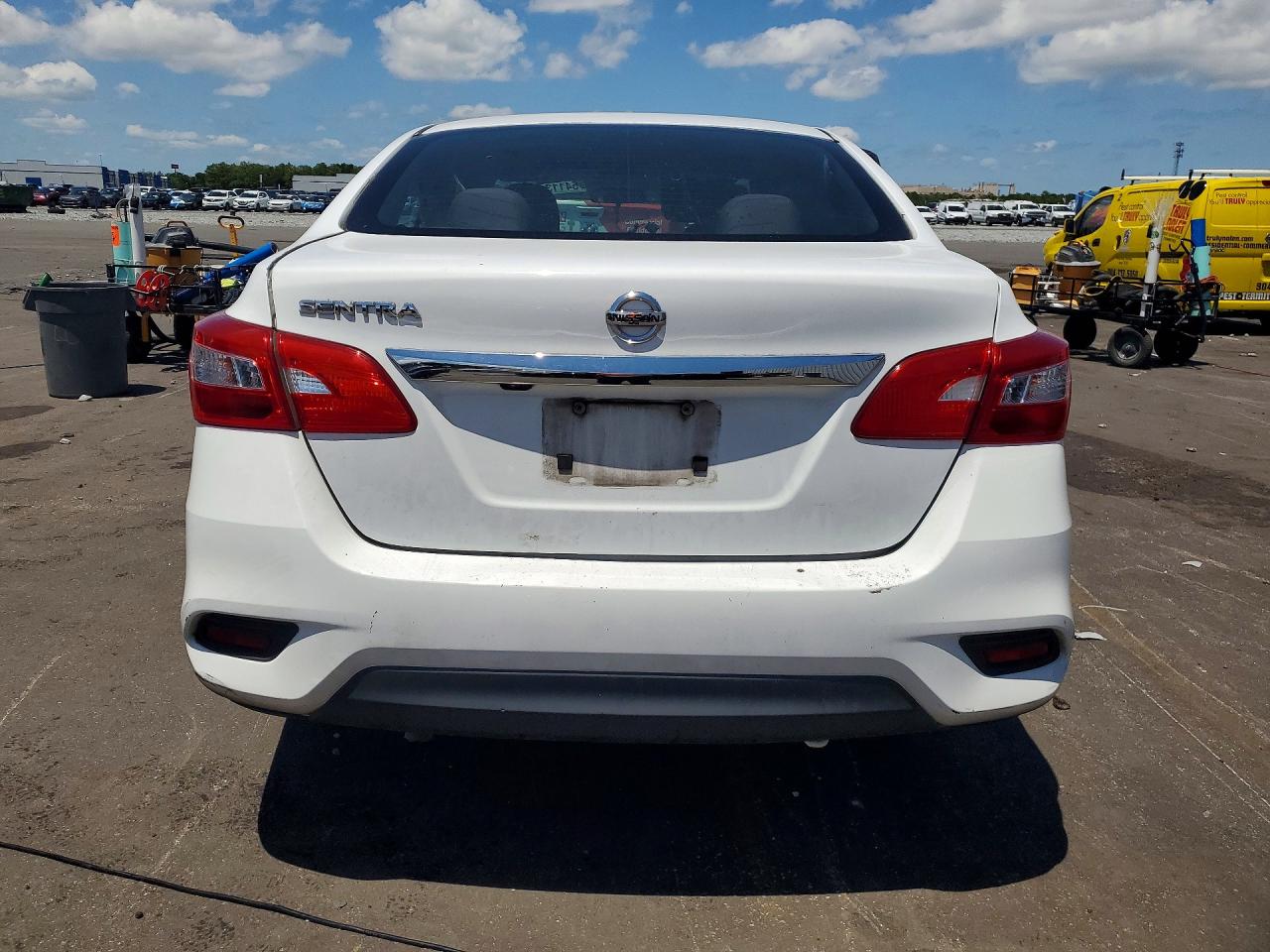 2018 NISSAN SENTRA S photo 11