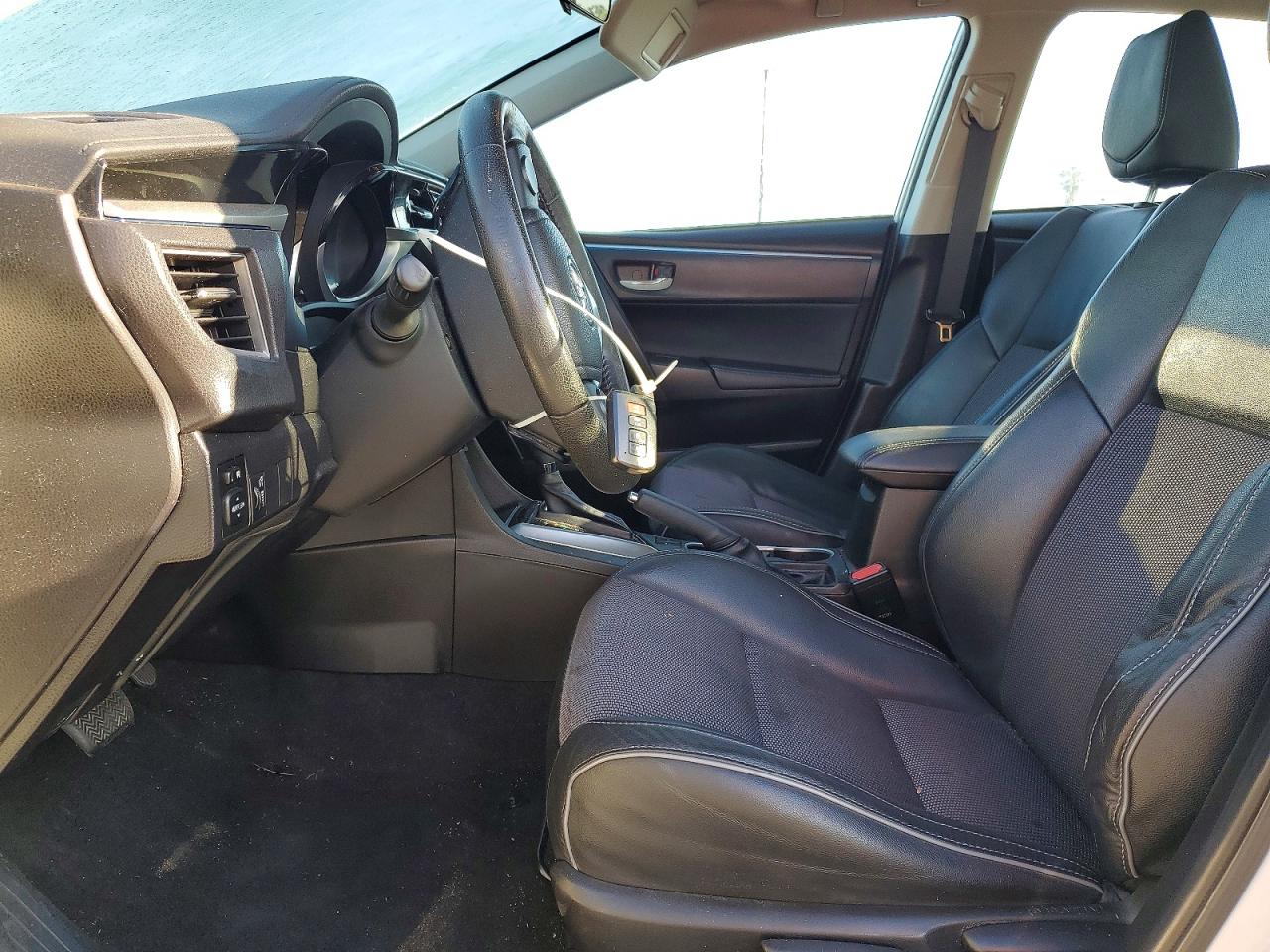 2014 TOYOTA COROLLA S PLUS photo 13